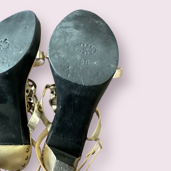 Women’s Michael Kors Made In Italy Leather Strappy Studded 4” Metallic Heels S 9 - Picture 14 of 14